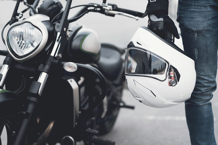استاندارد تایید نوع کلاه ایمنی محافظ، طلق و وسایل جانبی آن برای راکبان و سرنشینان موتورسیکلت تجدیدنظر شد